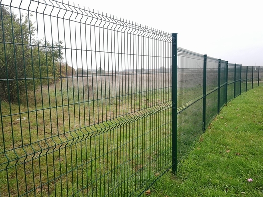China Manufacturer Wholesale 3D V Bending Curved Garden Farm Fence For Perimeter