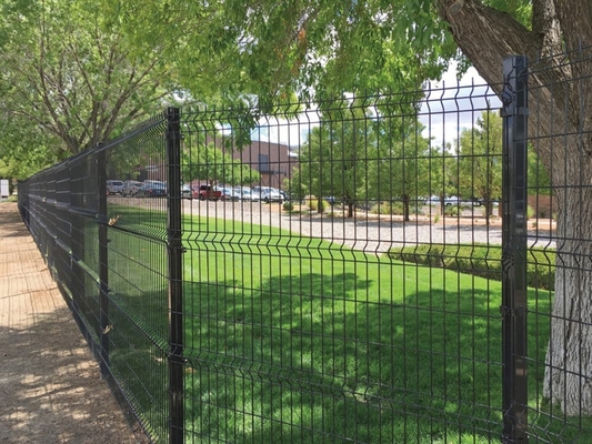 China Manufacturer Wholesale 3D V Bending Curved Garden Farm Fence For Perimeter