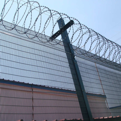 Anti-Climb With Razor Barbed Wire Fence Airport Security Welded Mesh Fence