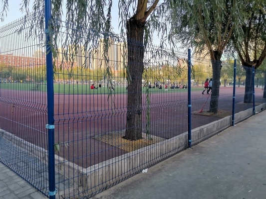 China Manufacturer Wholesale 3D V Bending Curved Garden Farm Fence For Perimeter
