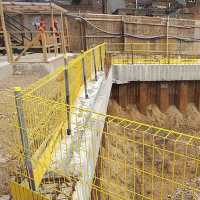 빠른 설정을위한 도구가없는 어셈블리를 사용하여 쉽게 설치하는 에지 보호 장벽