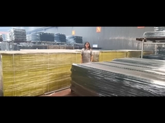 가장자리 보호 장벽이 분말로 덮여 있습니다.