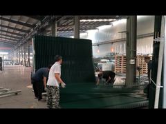 등반 방지 울타리 높은 보안 벽 톱니 벽의 꼭대기에